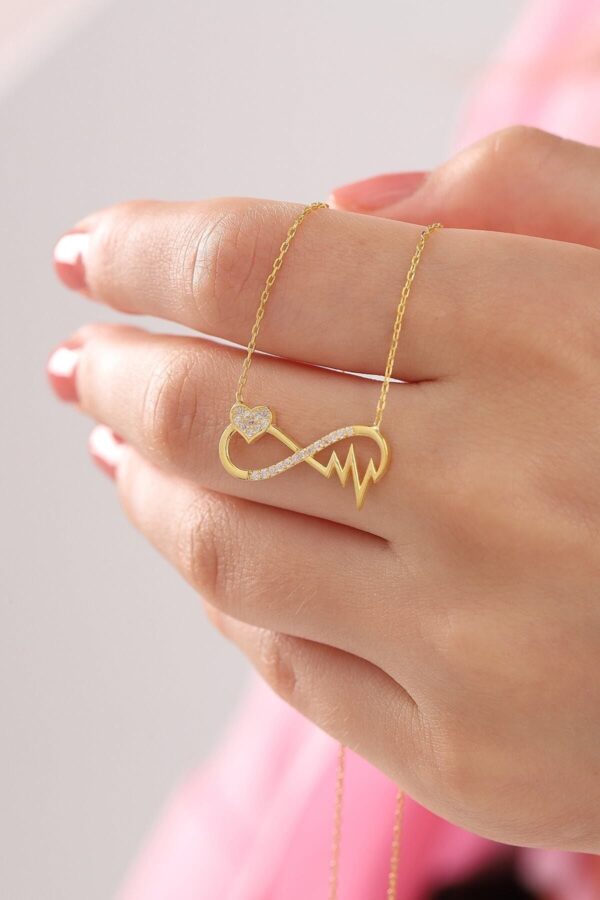 925 Ayar Gümüş Zincirli Altın Kaplama Sonsuzluk Ritimli Kalp Kolye