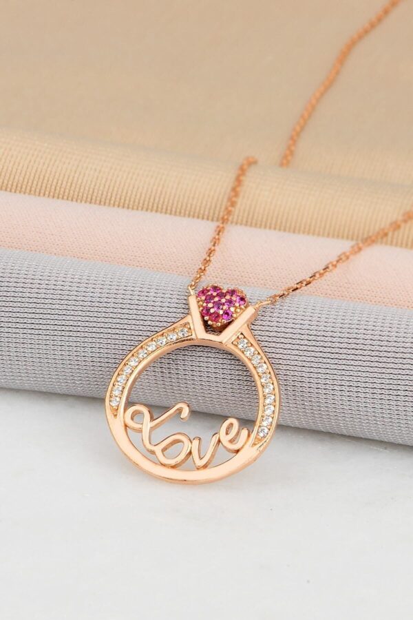 925 Ayar Gümüş Zincirli Rose Kaplama Love Yazılı Tek Taş Yüzük Modeli Kolye - Sertifikalı
