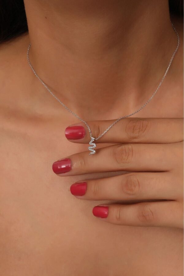 925 Ayar Gümüş Zincirli Beyaz Zirkon Taşlı Yılan Model Kolye