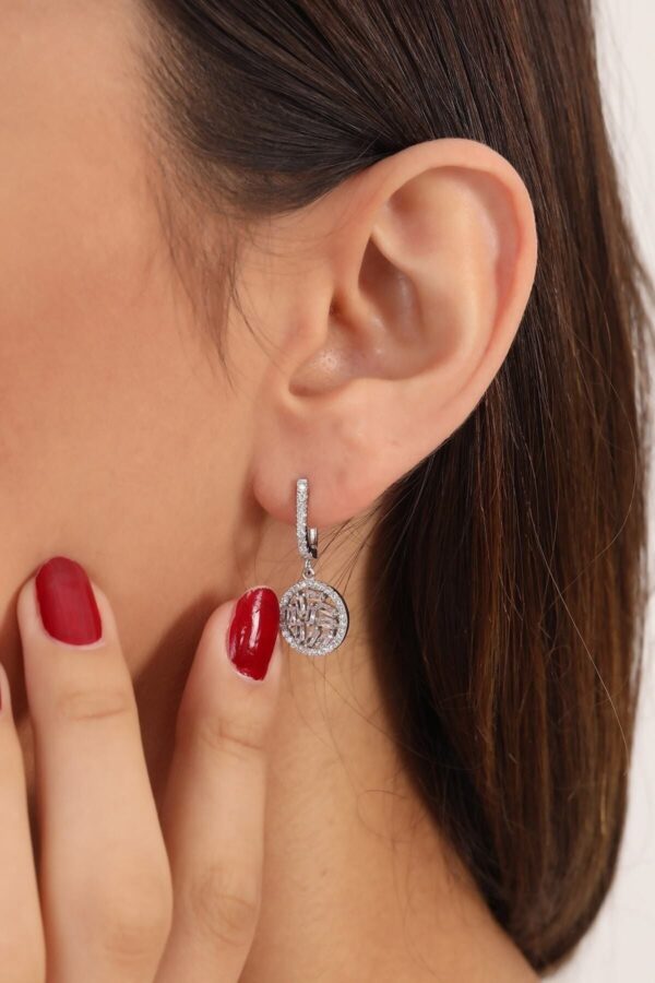 Gümüş Rodium Kaplama Beyaz Zirkon Taşlı Yuvarlak Küpe